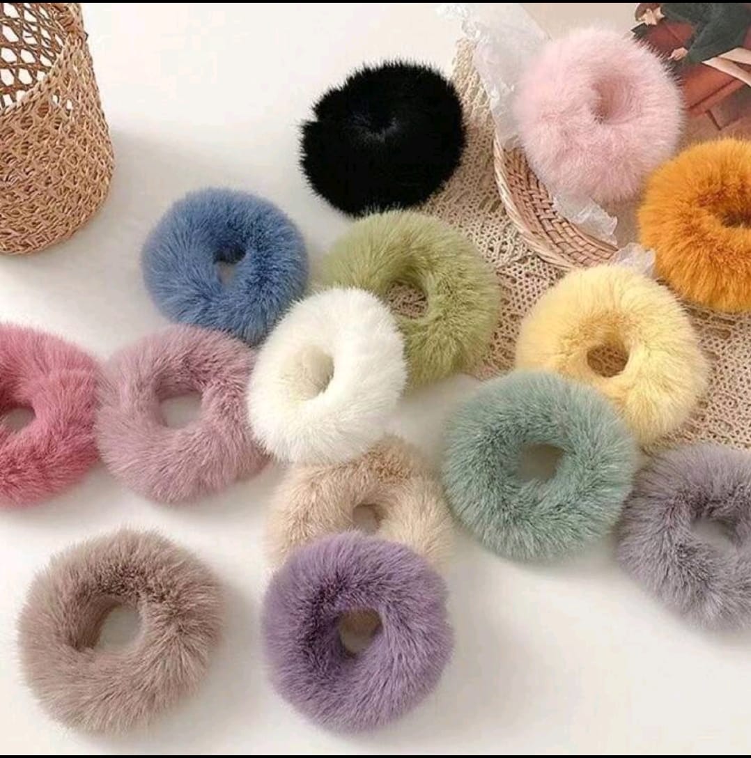 Mini fluffy scrunchies