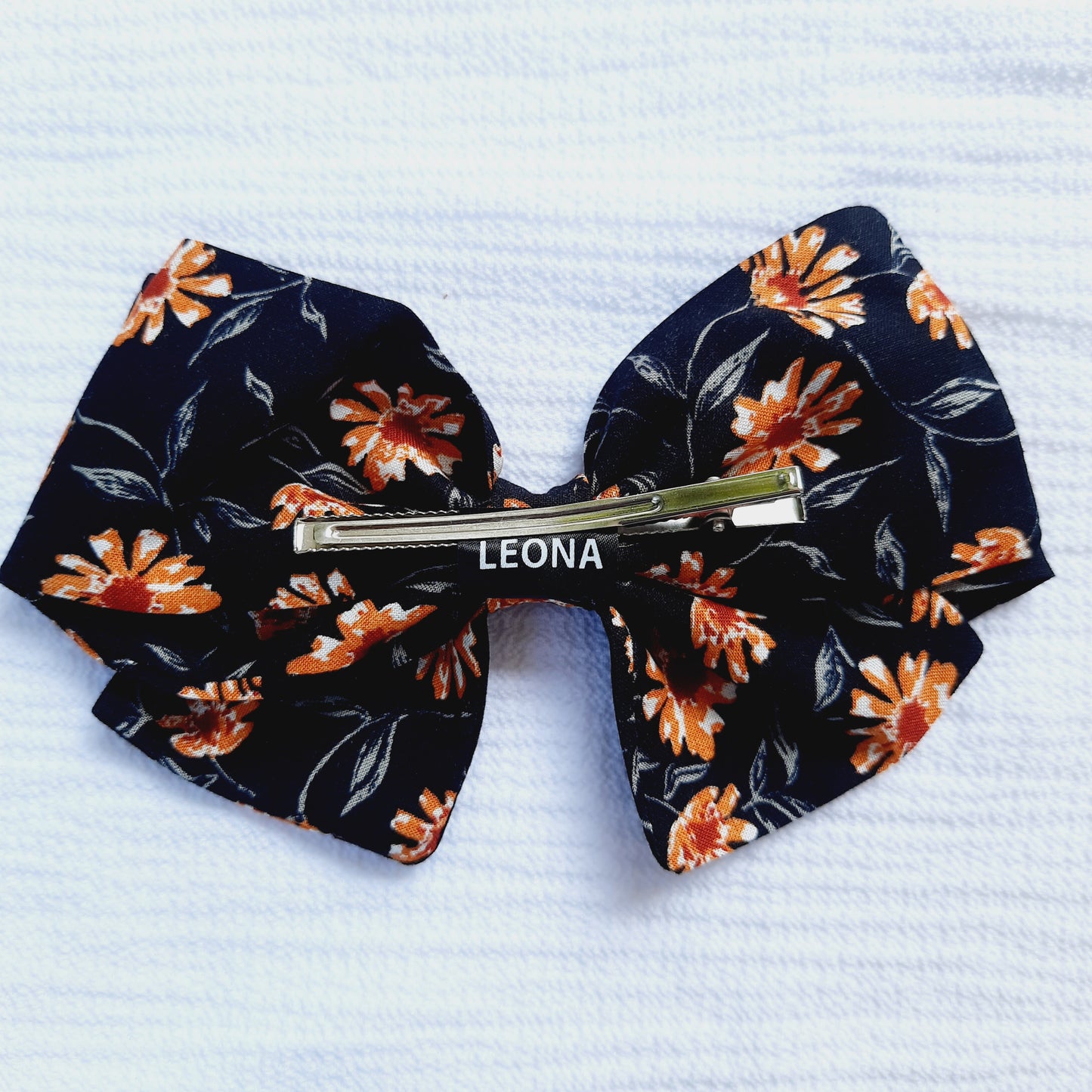 Double bow clip